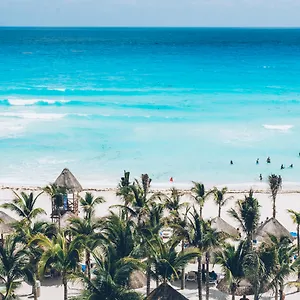 Nyx 4*, Cancún Mexico