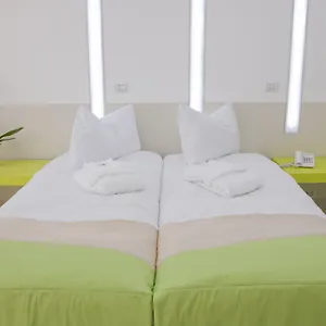 4* Ξενοδοχείο Christina