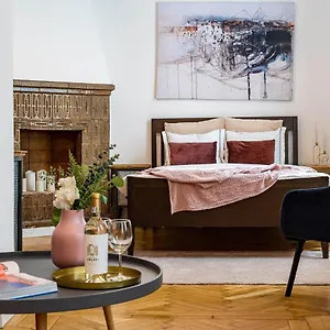 Appartement The- Point- 3br Bright Cloud, Boekarest