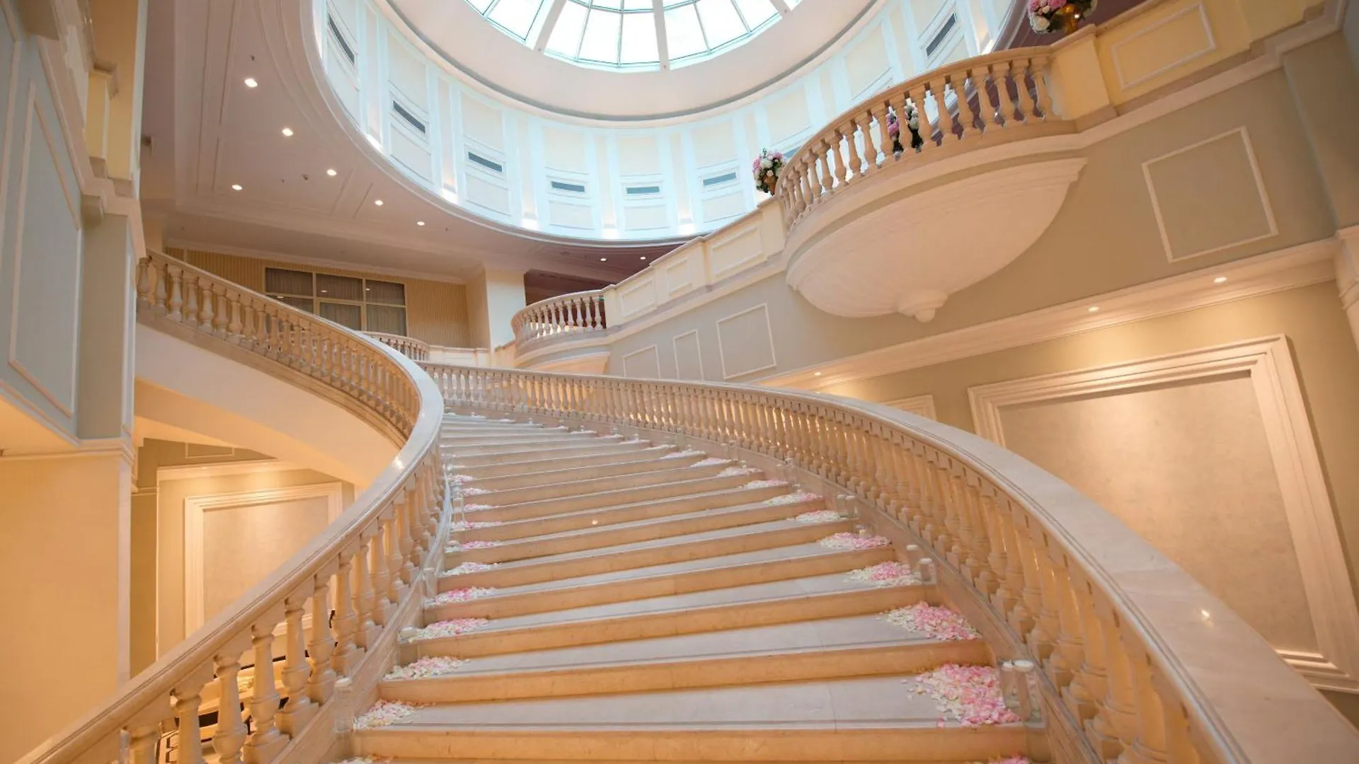 Jw Marriott Bucharest Grand Hotel 5*,